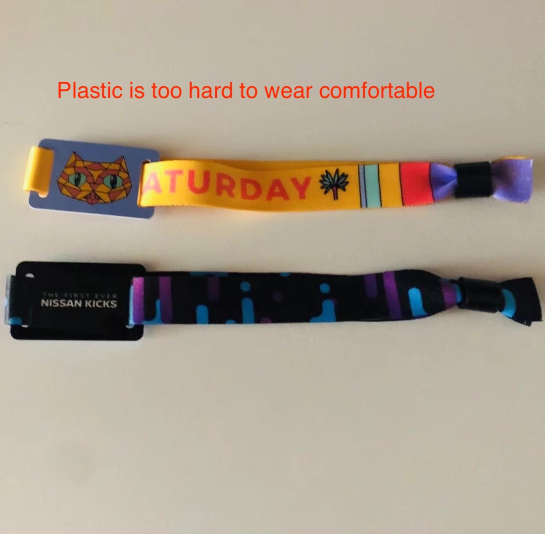 Plastic RFID wristbands Tags.jpg